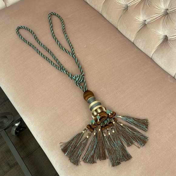 NWOT LUXURY DRAPE TIE BACK SINGLE PIECE - Picture 11 of 17